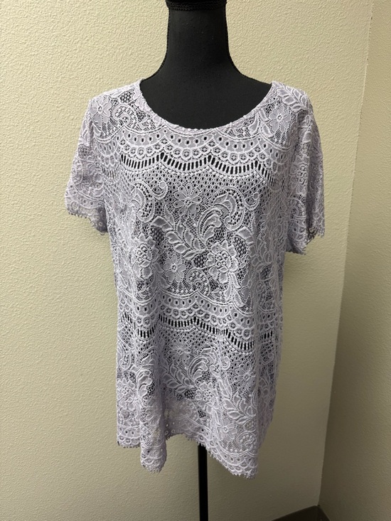Maurices Lavender Lace Top Size 2 Boho Floral Sheer Overlay Short Sleeve - Picture 2 of 8